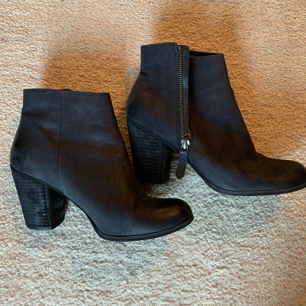 BP black leather boots